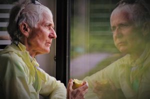 Anziani: geriatri, tra afa e abbandono +50% mortalità