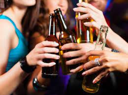 Fegato a rischio per i giovani con l’aumento del consumo di alcol fuori dal pasto